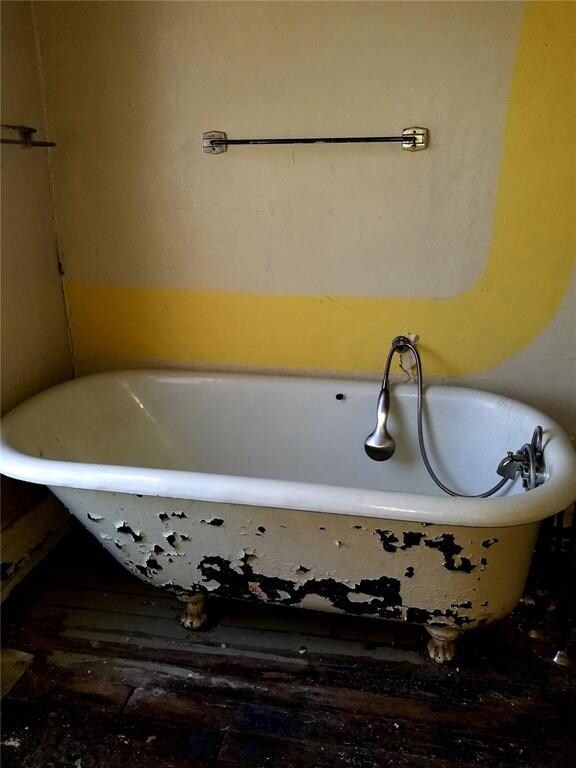 1028 10th St SW, Cedar Rapids, IA 52404 - photo 4