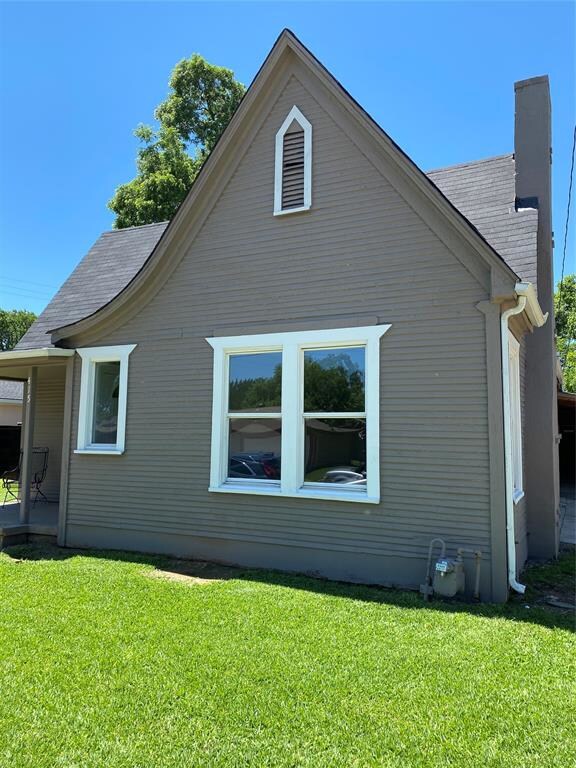 415 S Clements St, Gainesville, TX 76240 - photo 2