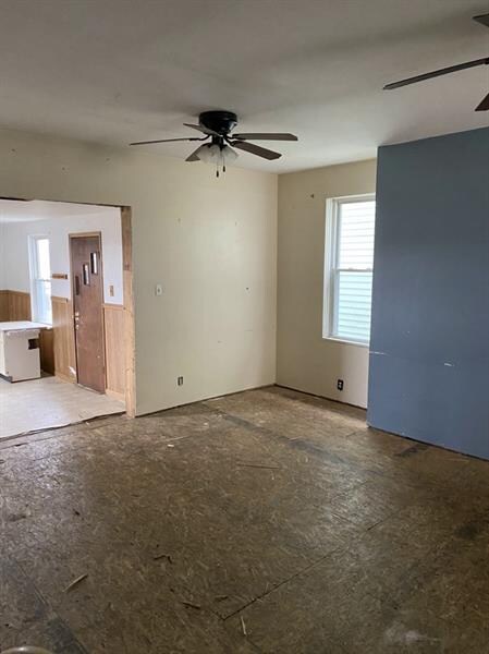 204 Emerson St, Vandergrift, PA 15690 - photo 2