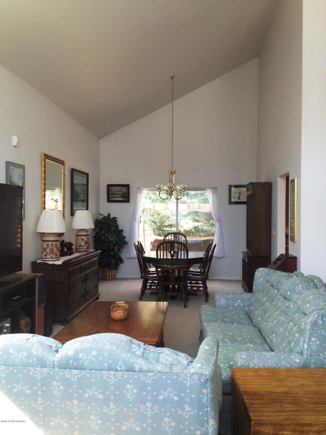 05 Spacious living