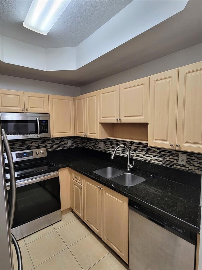 10645 SW 8th St unit 2405, Pembroke Pines, FL 33025 - photo 7