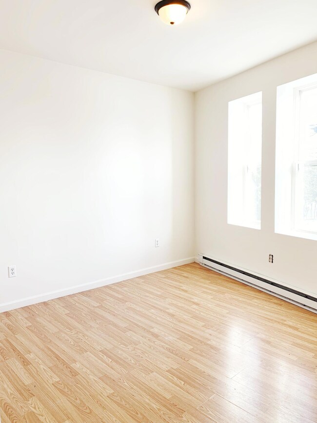 43 Pike #2 room3