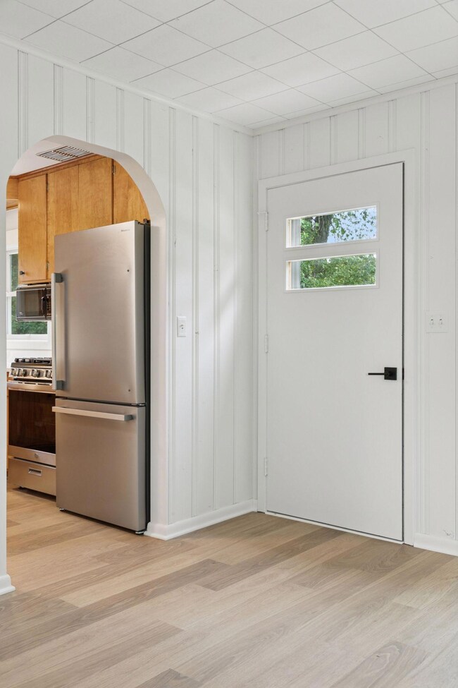 8757 75th Street North - Spacecrafting - 0005.jpg