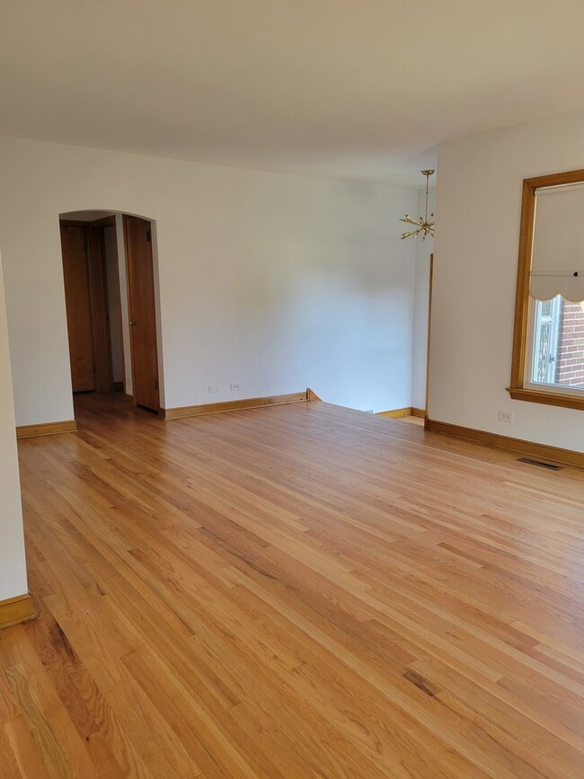 10329 Pelham St, Westchester, IL 60154 - photo 5