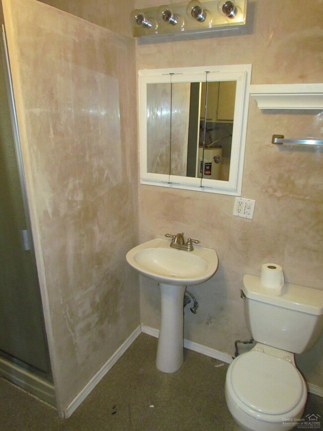 1633 NE Watson Dr, Bend, OR 97701 - photo 7