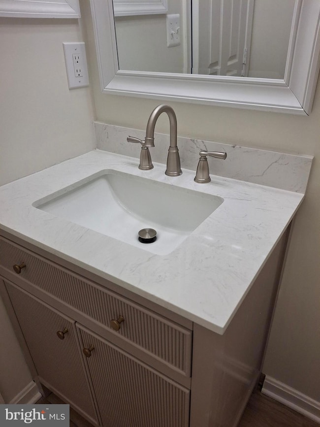 8033 Lantern Ct, Manassas, VA 20109 - photo 6