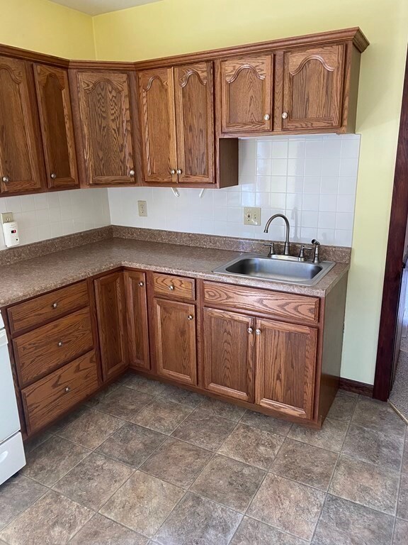 1267 N High St unit 3, Fall River, MA 02720 - photo 2