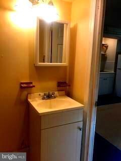 3129 Woodring Ave unit B, Parkville, MD 21234 - photo 3