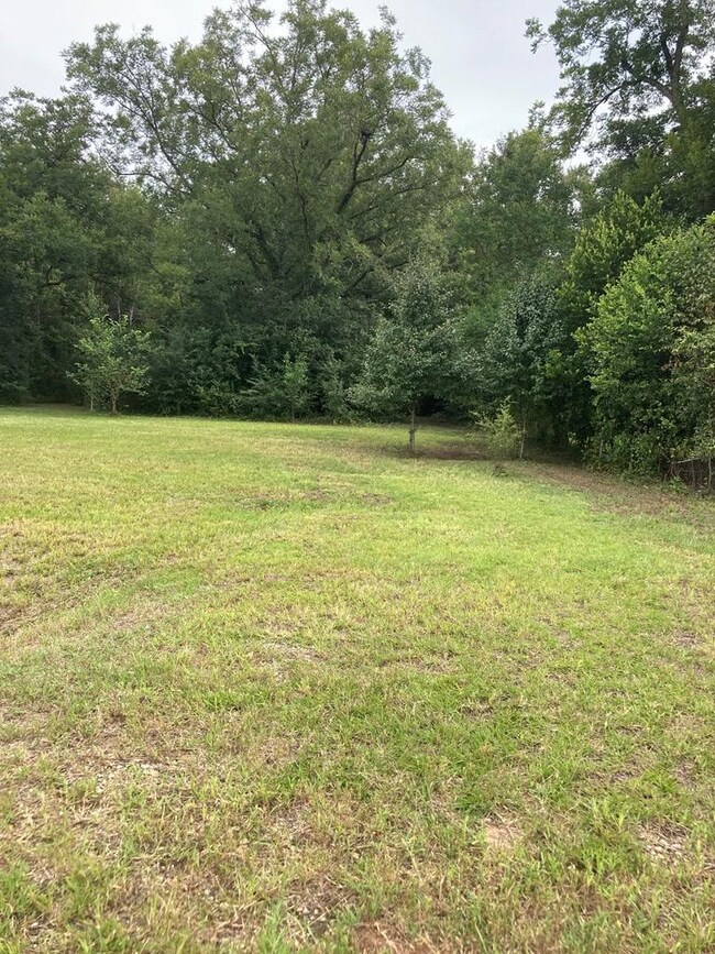 3008 War Eagle Ave, Albany, GA 31705 - photo 3