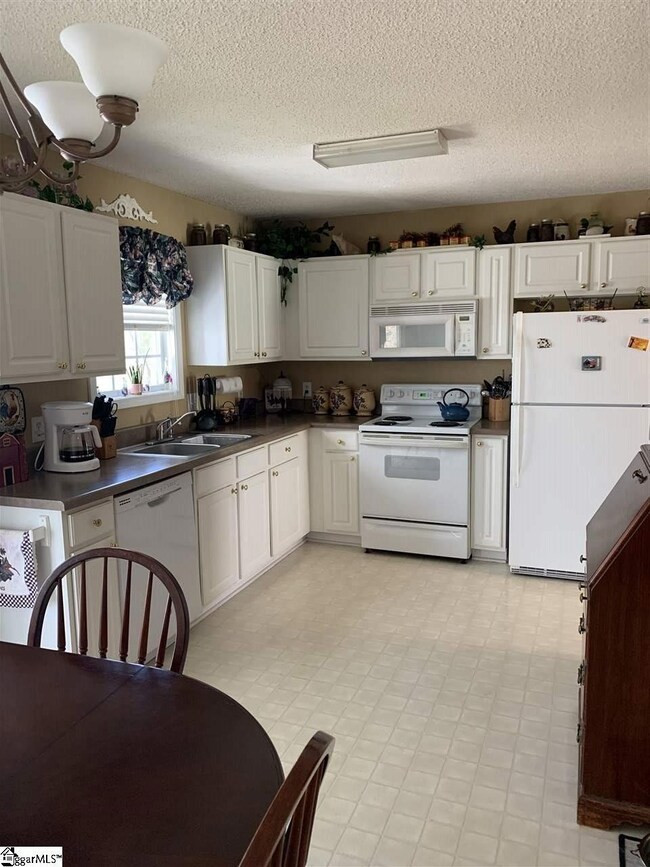 113 Forrester Dr, Liberty, SC 29657 - photo 6