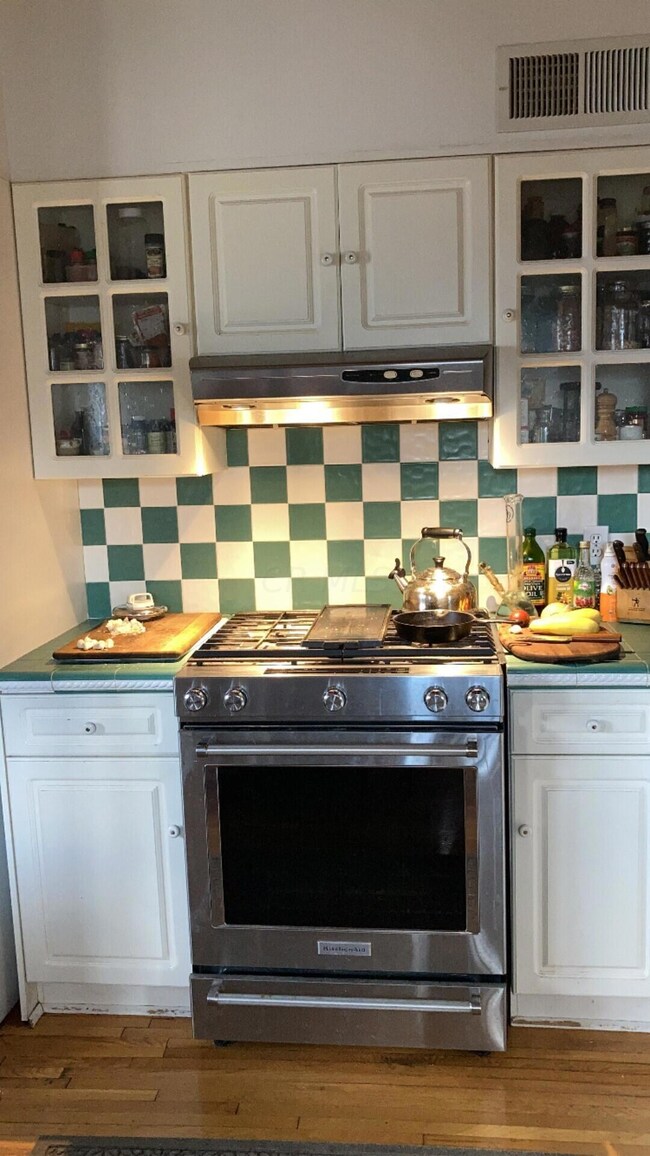 817 S Remington Rd, Columbus, OH 43209 - photo 2