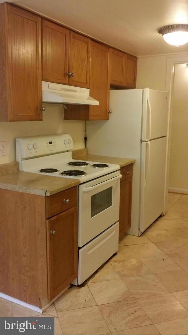 2206 Castle Rock Square unit 2B, Reston, VA 20191 - photo 5