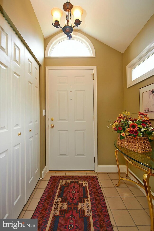 3506 N Dinwiddie St, Arlington, VA 22207 - photo 2