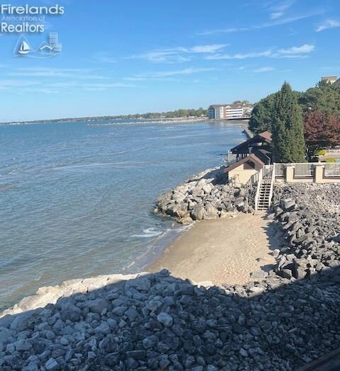 1803 E Perry St unit 36, Port Clinton, OH 43452 - photo 7