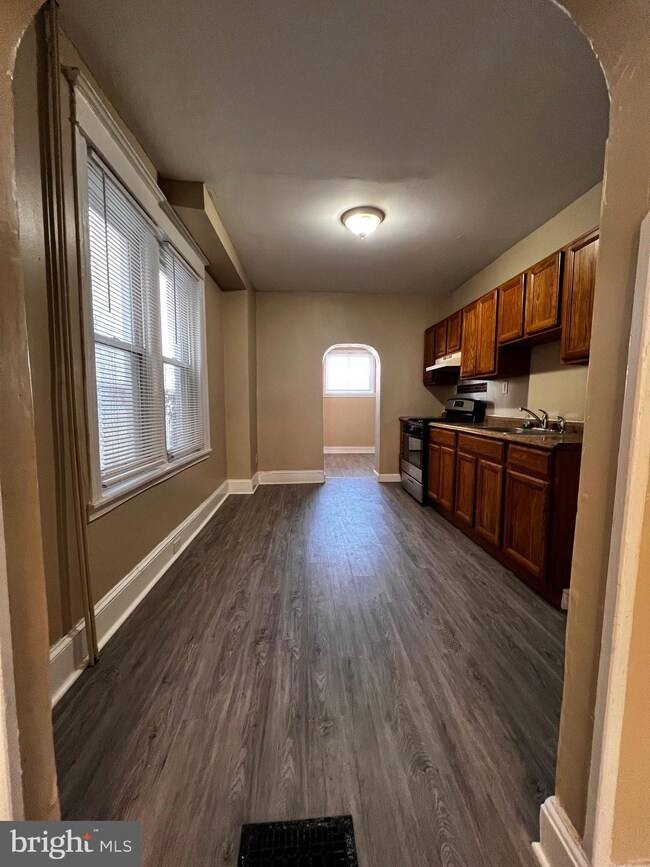 629 Royden St, Camden, NJ 08103 - photo 7