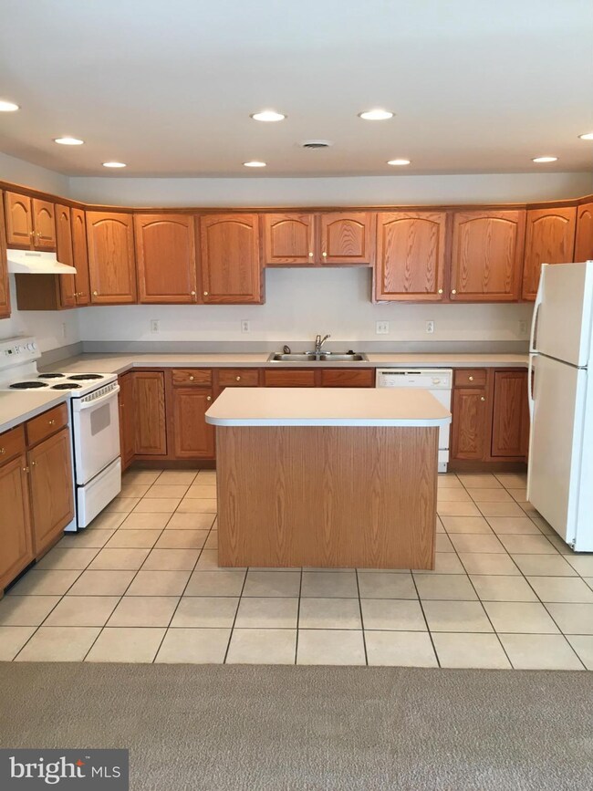 14058 Sweet Vale Dr, Hagerstown, MD 21742 - photo 6