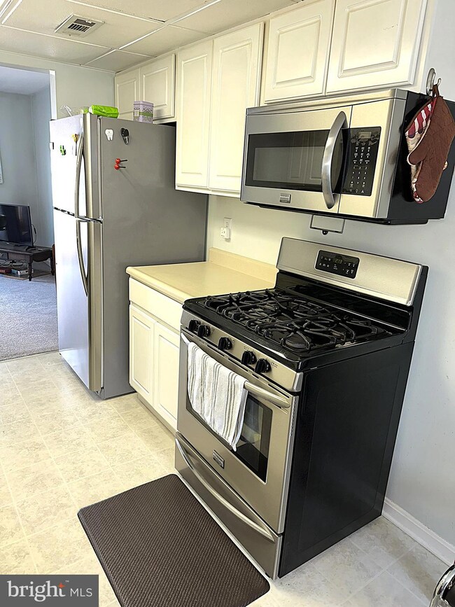 6463 Lamplighter Ridge, Glen Burnie, MD 21061 - photo 4