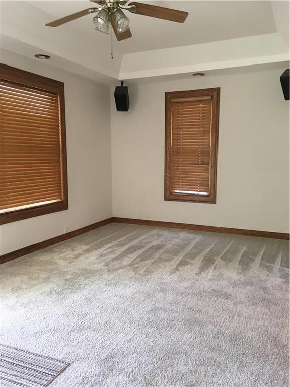 Spacious living room with lots of light