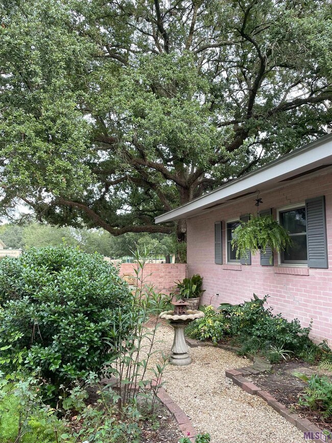 5350 Woodside Dr, Baton Rouge, LA 70808 - photo 2