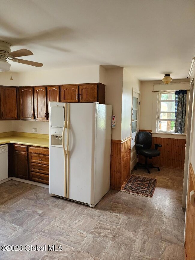 342 Taylor Ct, Troy, NY 12180 - photo 6