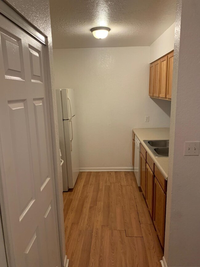 317 Mabry St unit 521, Tallahassee, FL 32304 - photo 6