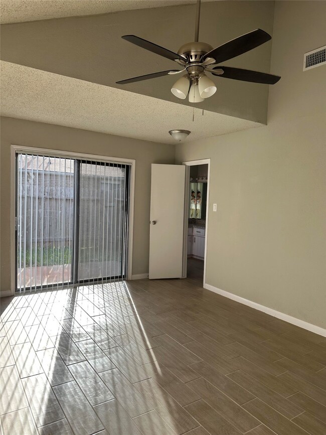 300 Pecan Park Dr, Rosenberg, TX 77471 - photo 7