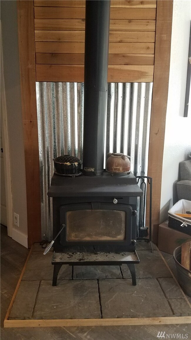 968 Tipsoo Loop N, Rainier, WA 98576 - photo 7