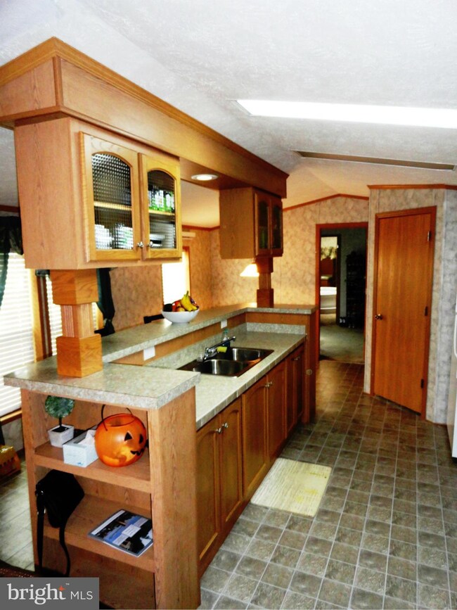 92 Berts Dr, Lothian, MD 20711 - photo 3