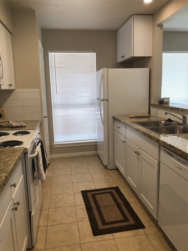 8407 E Ridge Dr, Houston, TX 77040 - photo 6