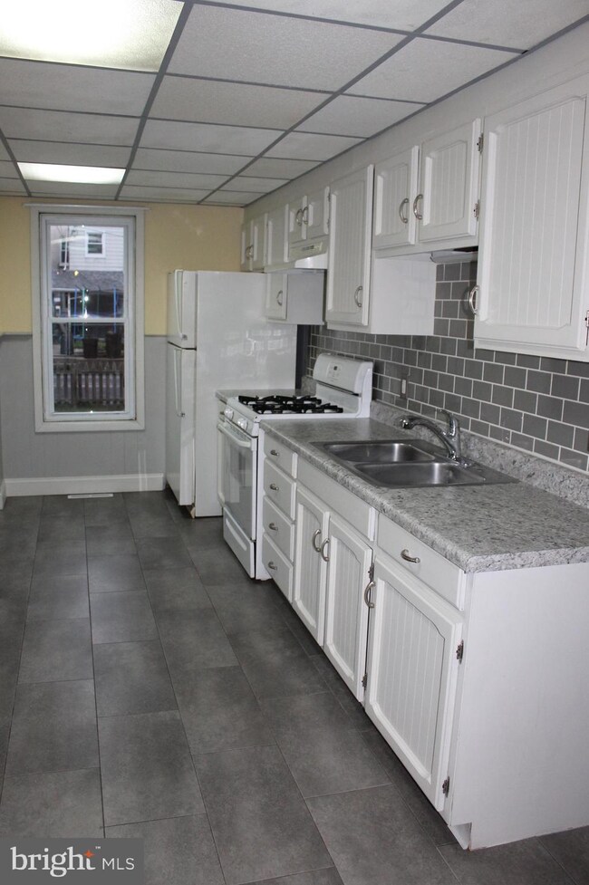 313 Spruce St, West Reading, PA 19611 - photo 6