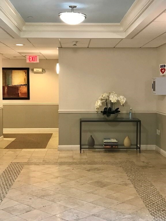 Hammonswood at Chestnut Hill unit E105, Chestnut Hill, MA 02467 - photo 2