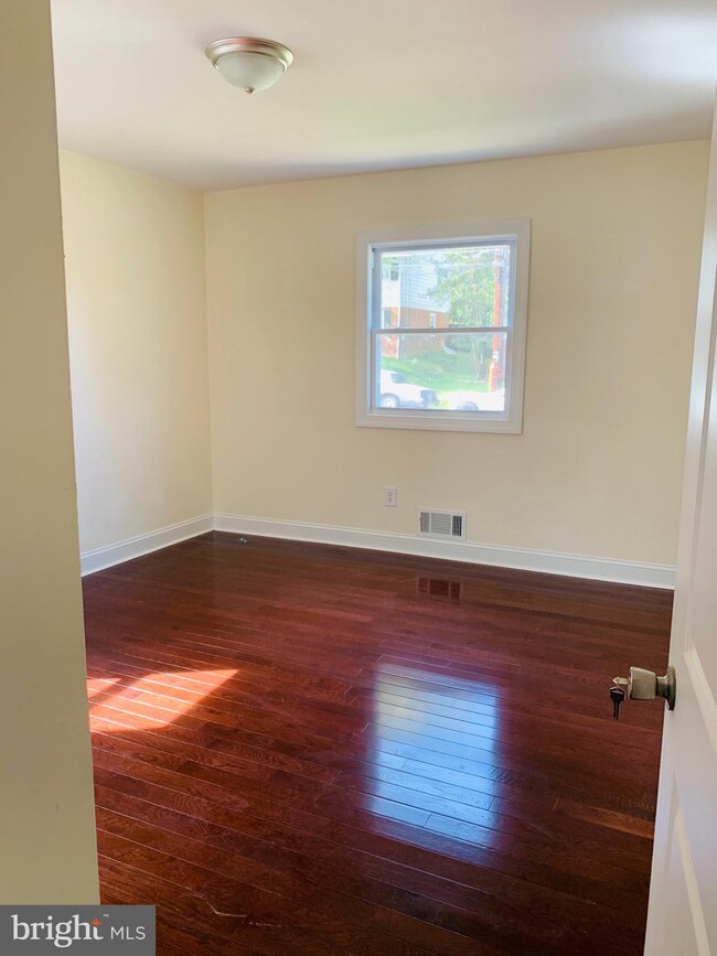 3535 56th St, Hyattsville, MD 20784 - photo 5