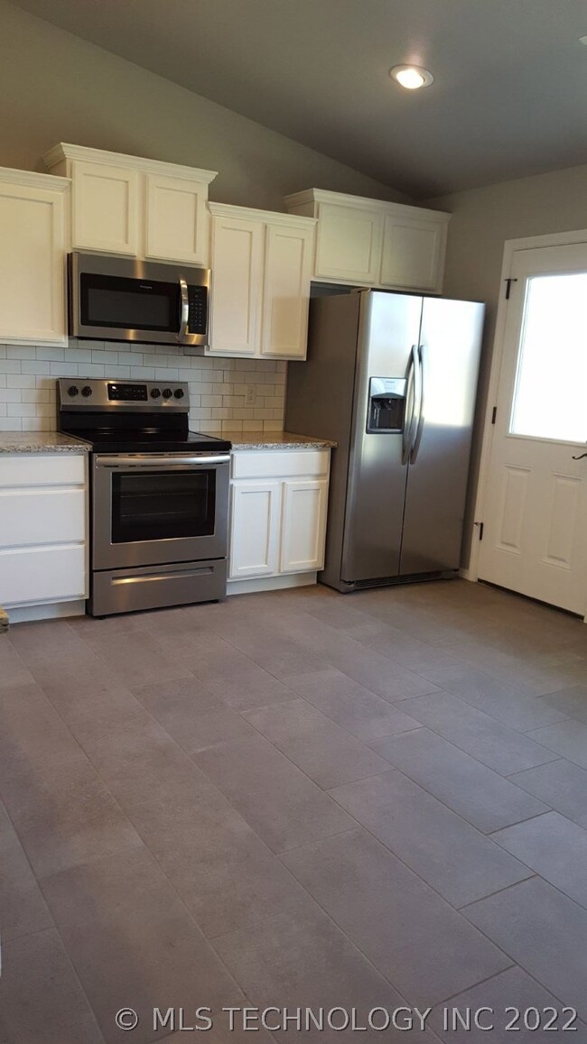 8601 S 264th East Ave, Broken Arrow, OK 74014 - photo 4