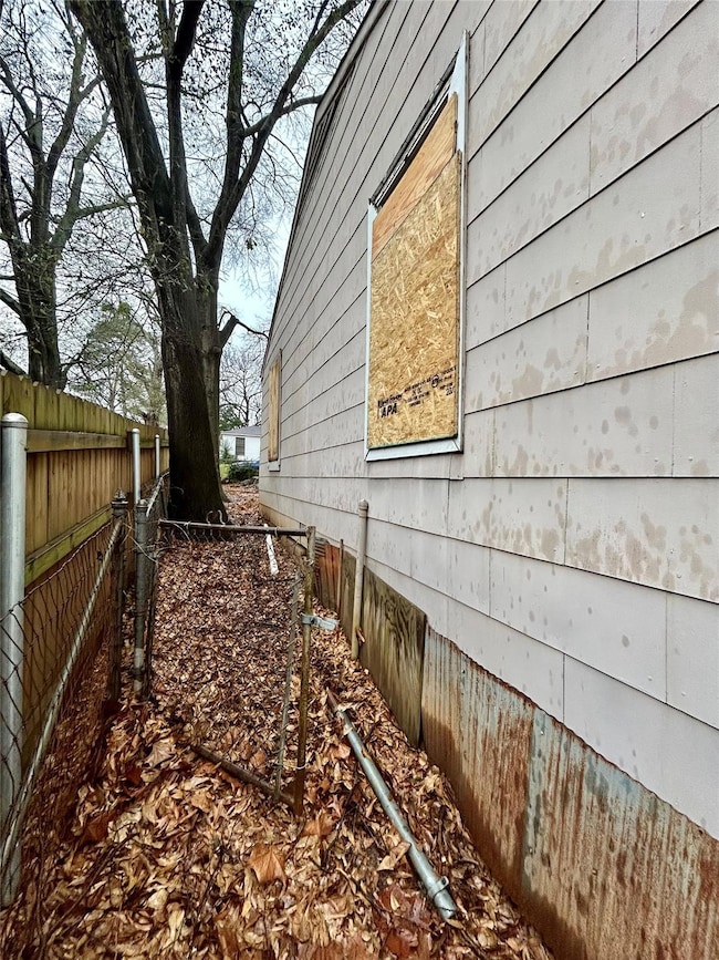 View of home's exterior