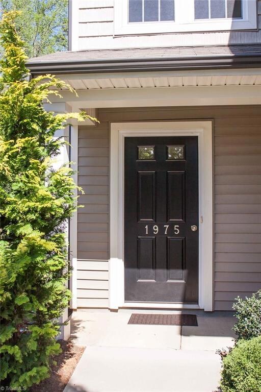 Entrance to 1975 Long Branch Court