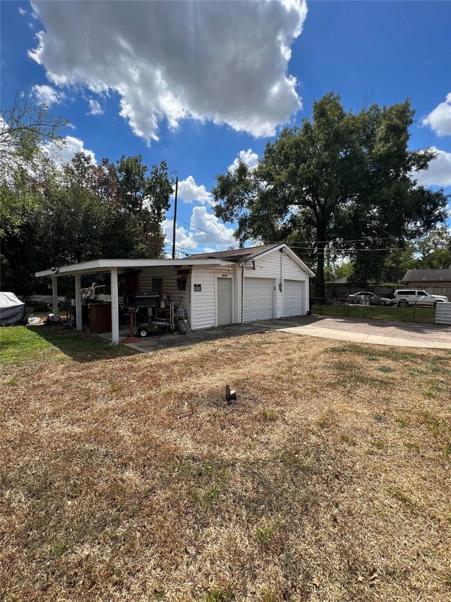 5004 Winnetka St, Houston, TX 77021 - photo 5