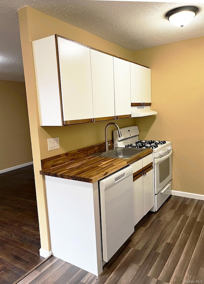 1403 Barclay Manor unit 14C, Newburgh, NY 12550 - photo 6