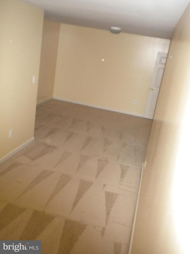 213 N View Cir, Warrenton, VA 20186 - photo 3