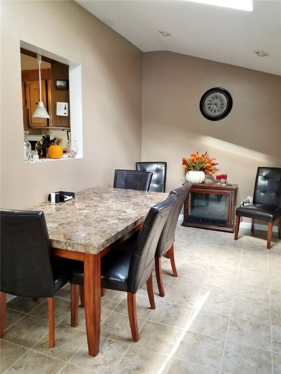 46 Macarthur Dr, Warwick, RI 02889 - photo 4