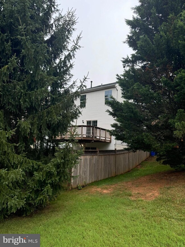 12900 Boggy Trail Way, Germantown, MD 20876 - photo 3