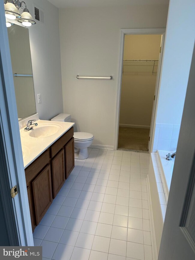 9533 N Laurel Rd unit NE, Laurel, MD 20723 - photo 4