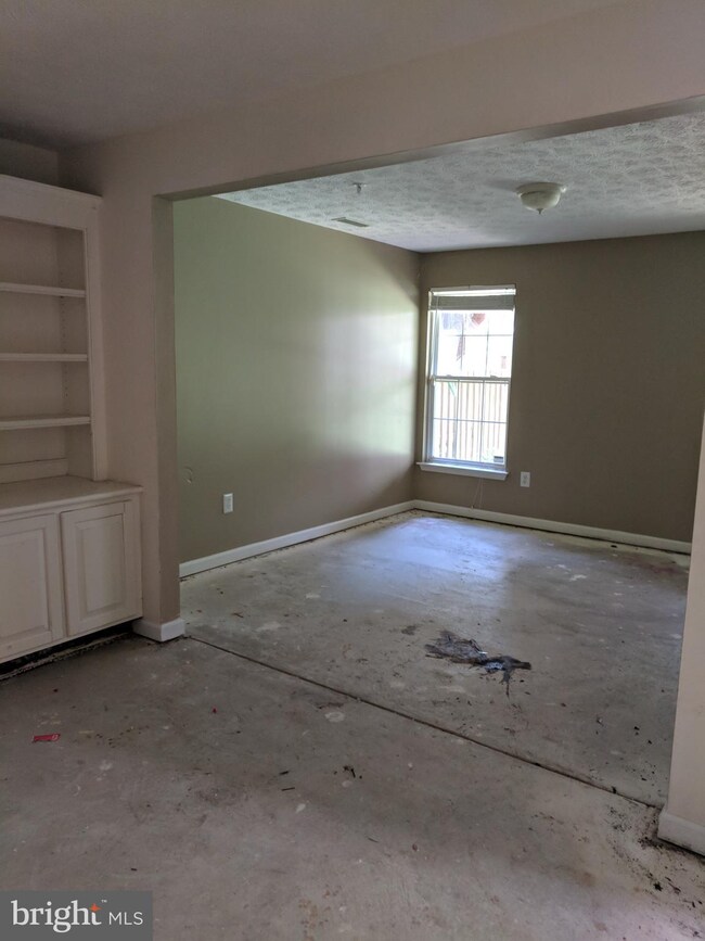 9813 Bayline Cir, Owings Mills, MD 21117 - photo 6