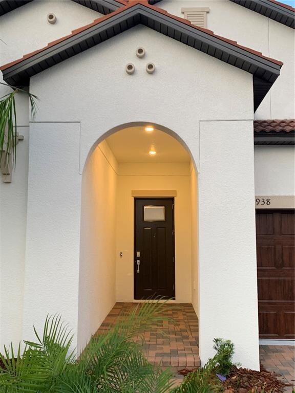 FRONT PORCH / ENTRY