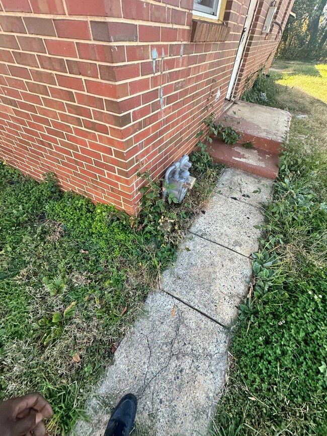 2145 Wilson Heights Ave, Charlotte, NC 28216 - photo 6