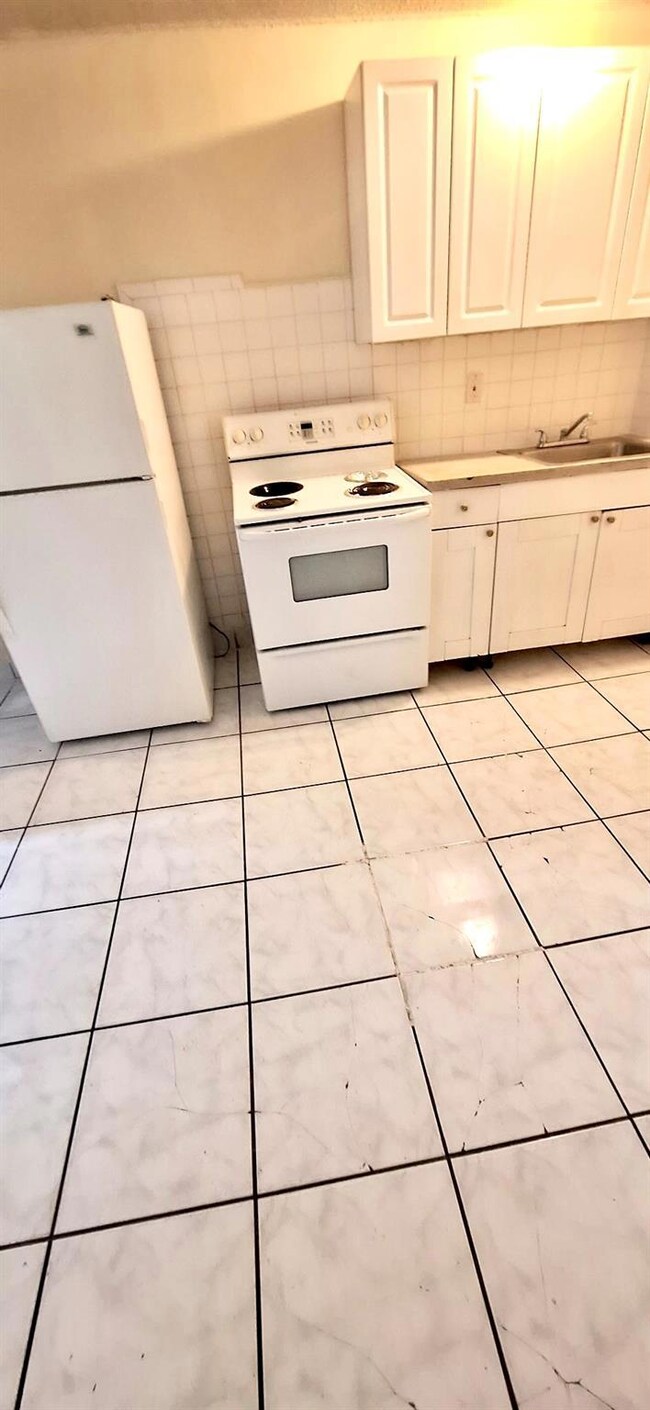 113 NW 27th Ave unit 7, Fort Lauderdale, FL 33311 - photo 2