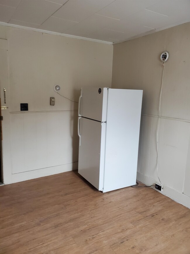 2733 Dartmouth College Hwy unit 9, Haverhill, NH 03774 - photo 3