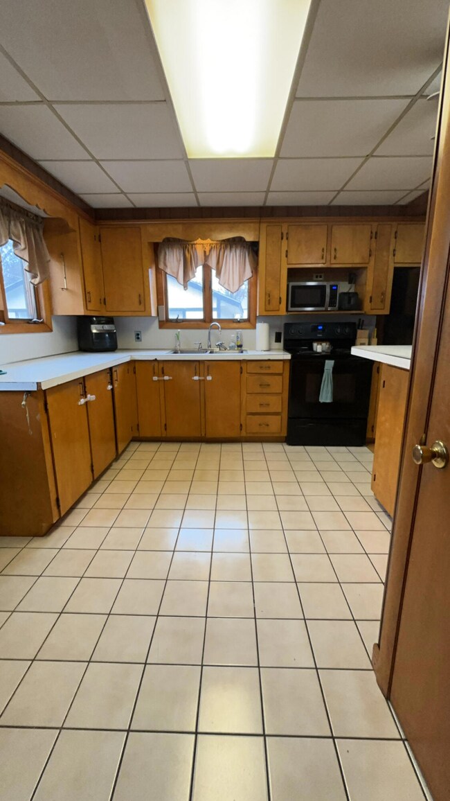 14 Highland Ave, Dixfield, ME 04224 - photo 2