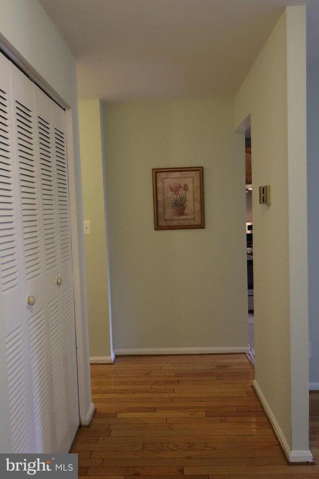 854 Quince Orchard Blvd, Gaithersburg, MD 20878 - photo 2