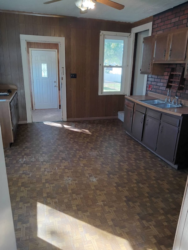 935 7th St SW, Massillon, OH 44647 - photo 5