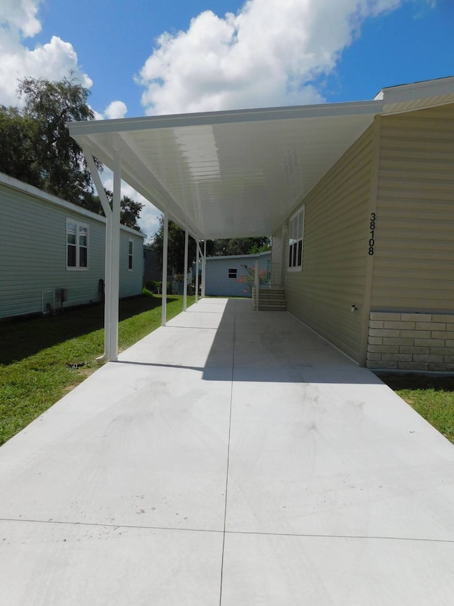 38108 Vinson Ave, Zephyrhills, FL 33542 - photo 2